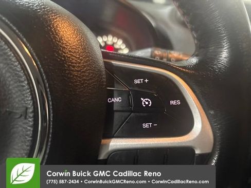 Used 2017 Jeep Renegade Trailhawk AWD/4WD image 18