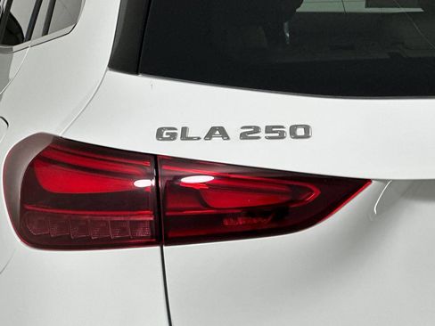 Certified 2025 Mercedes-Benz GLA 250 4MATIC image 12