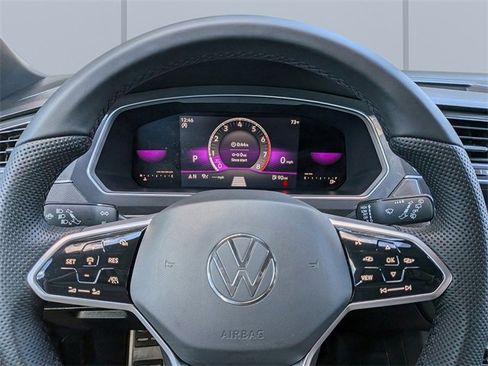 Certified 2022 Volkswagen Tiguan SE R-Line image 29