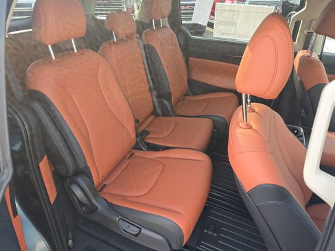 New 2026 Kia Carnival SX image 11