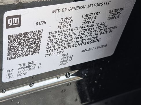 Certified 2025 Cadillac XT4 Sport w/ Cold Weather Package FWD image 38