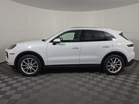 Certified 2024 Porsche Cayenne AWD/4WD image 2