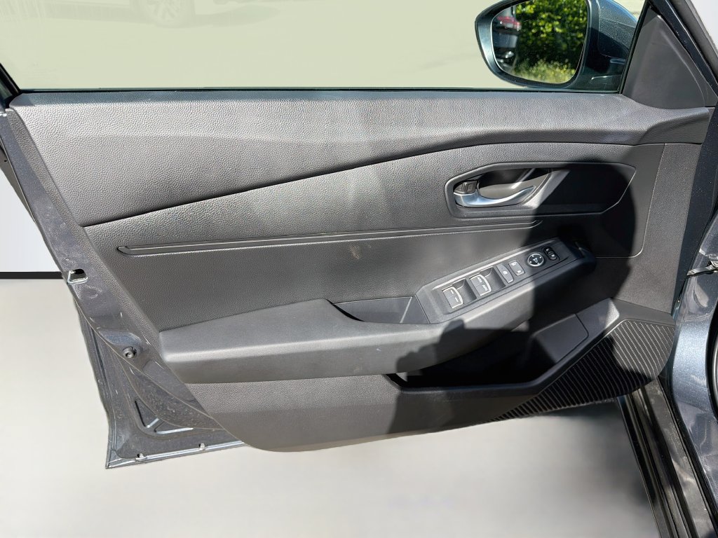 Certified 2025 Honda Accord LX image 19