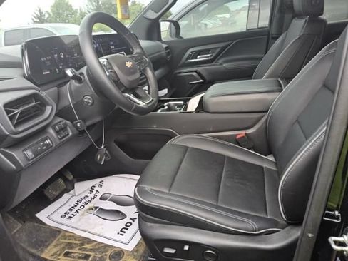 Used 2025 Chevrolet Silverado EV LT AWD/4WD image 6