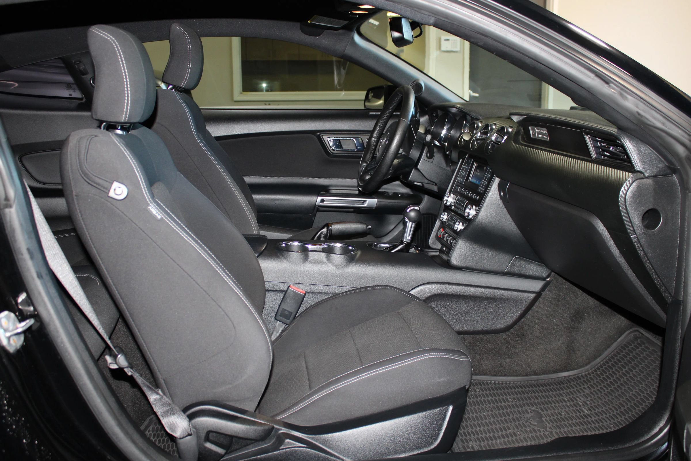 Used 2016 Ford Mustang Coupe RWD image 26