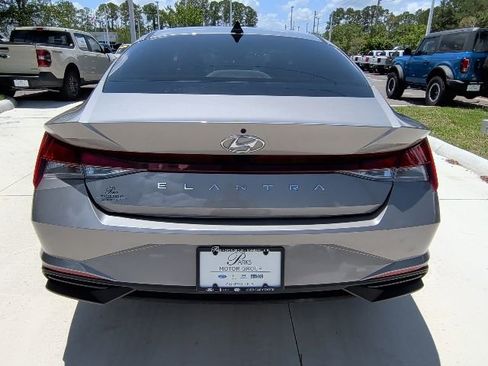 Certified 2023 Hyundai Elantra SEL FWD image 13
