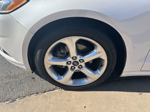 Used 2016 Ford Fusion SE w/ Equipment Group 201A image 35