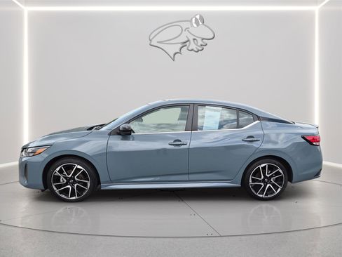 Used 2024 Nissan Sentra SR w/ Trunk Package FWD image 2