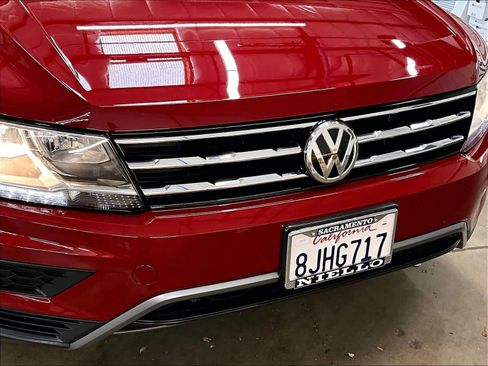 Used 2019 Volkswagen Tiguan SE w/ Panoramic Sunroof Package image 33