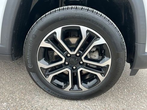 Used 2022 Jeep Compass Limited image 9