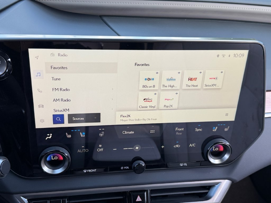 New 2026 Lexus RX 350h AWD/4WD image 17