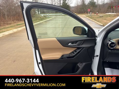 New 2026 Chevrolet Equinox ACTIV w/ Convenience Package III image 9