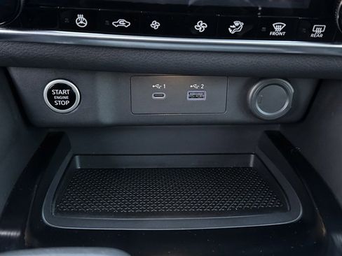 Used 2022 Nissan Rogue SV w/ SV Premium Package image 37