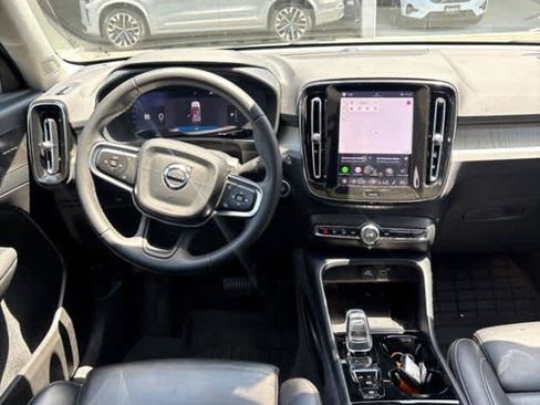 Used 2023 Volvo XC40 B5 Ultimate w/ Protection Package Premier AWD/4WD image 4