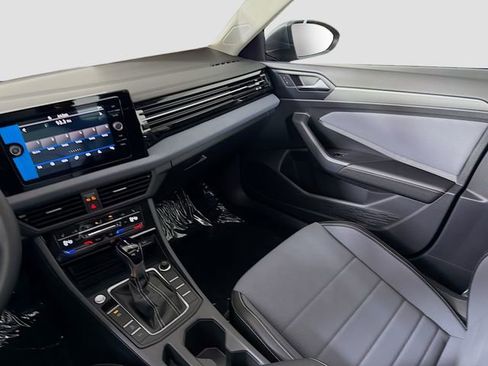 New 2026 Volkswagen Jetta SE FWD image 24
