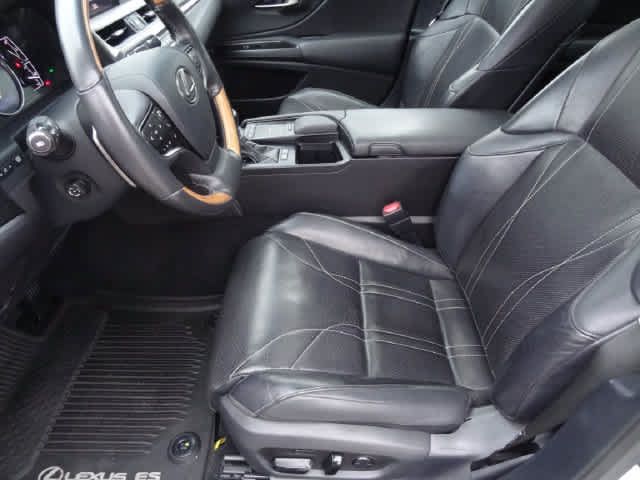 Used 2020 Lexus ES 300h w/ Accessory Package FWD image 6