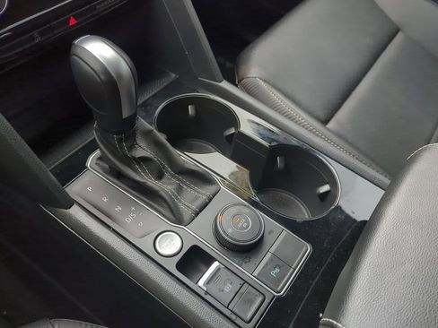 Used 2023 Volkswagen Atlas Cross Sport SE image 16