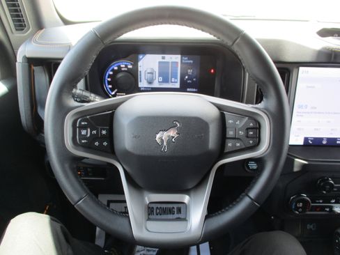 Certified 2024 Ford Bronco Badlands image 12