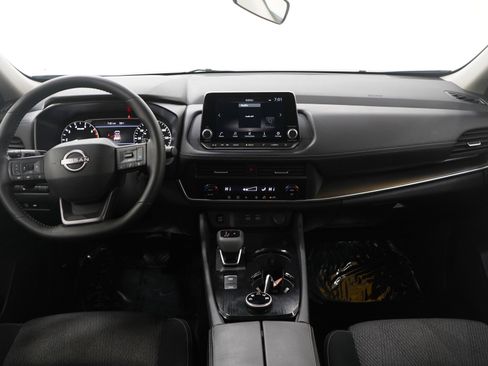 Used 2025 Nissan Rogue SV image 14