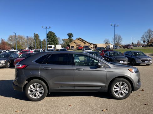 Used 2024 Ford Edge Titanium AWD/4WD image 5