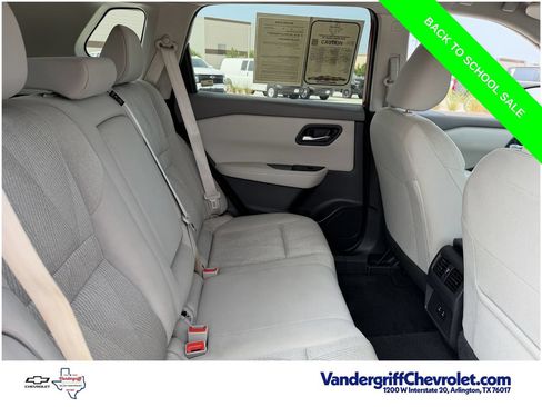 Used 2025 Nissan Rogue SV FWD image 26