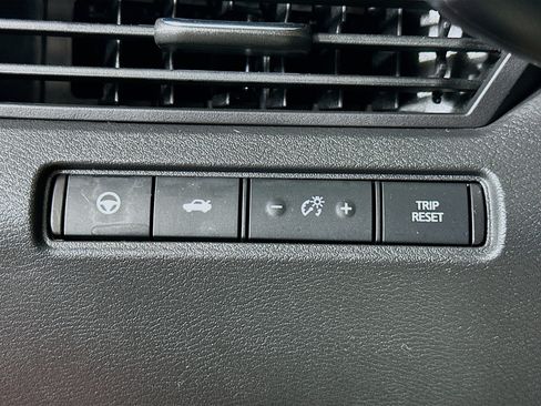 Used 2023 Nissan Altima 2.5 SV w/ SV Premium Package FWD image 17