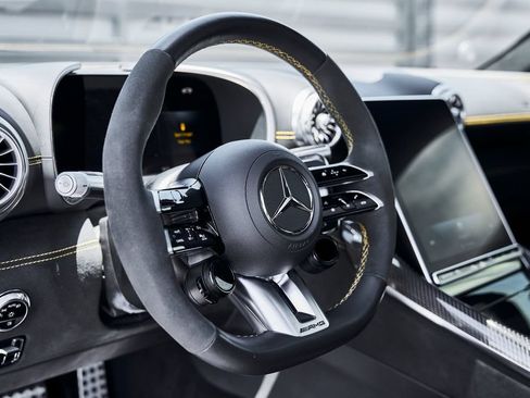 Used 2024 Mercedes-Benz AMG GT 63 image 40