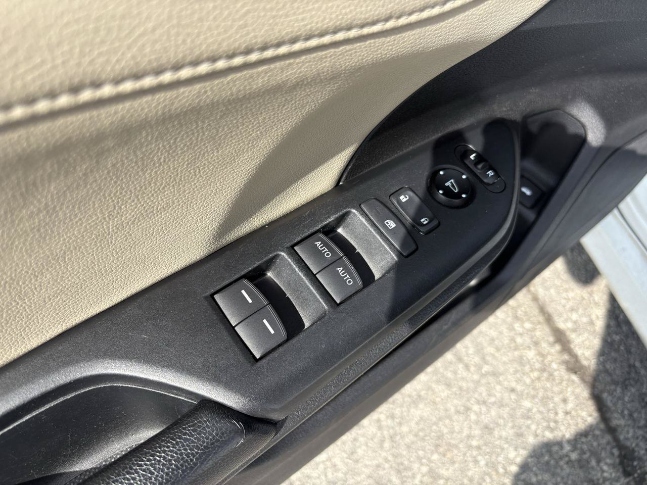 Used 2017 Honda Civic Touring image 10
