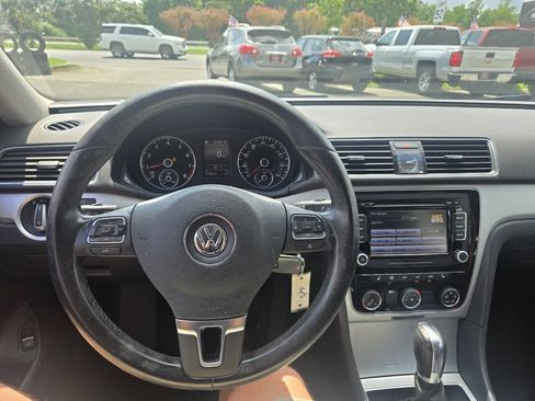 Used 2013 Volkswagen Passat 2.5 SE FWD image 39