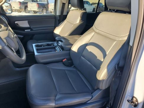 Used 2025 Ford Expedition Max Active image 24