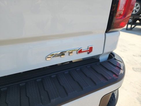 Used 2022 GMC Sierra 2500 AT4 w/ AT4 Preferred Package image 17