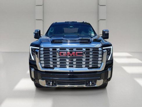 Used 2024 GMC Sierra 2500 Denali w/ Denali Reserve Package AWD/4WD image 2