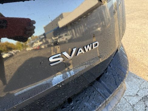 Used 2024 Nissan Rogue SV image 11