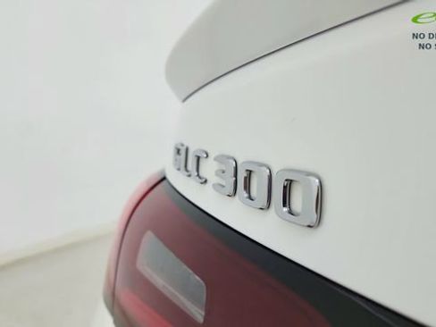 Used 2025 Mercedes-Benz GLC 300 4MATIC image 19