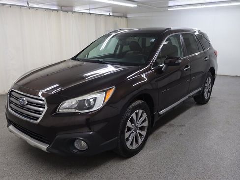 Used 2017 Subaru Outback 3.6R Touring AWD/4WD image 3
