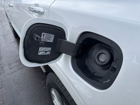 Used 2022 Cadillac XT5 Premium Luxury image 19