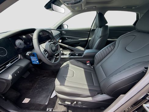 New 2026 Hyundai Elantra Limited FWD image 14