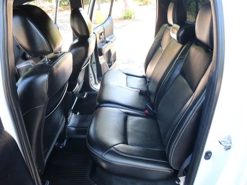 Used 2018 Toyota Tacoma TRD Sport w/ Technology Package image 21