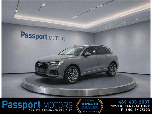 Used 2024 Audi Q3 2.0T Premium w/ Convenience Package AWD/4WD image 3