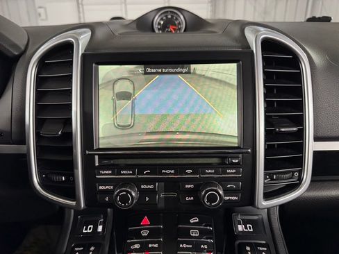 Used 2014 Porsche Cayenne Diesel AWD/4WD image 36