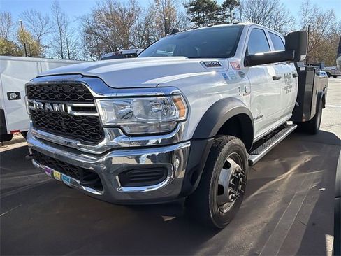 Used 2020 RAM 5500 Tradesman w/ Chrome Appearance Group image 2