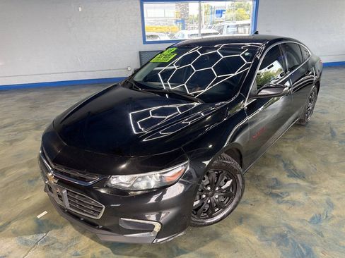 Used 2018 Chevrolet Malibu LT w/ Redline Edition FWD image 1