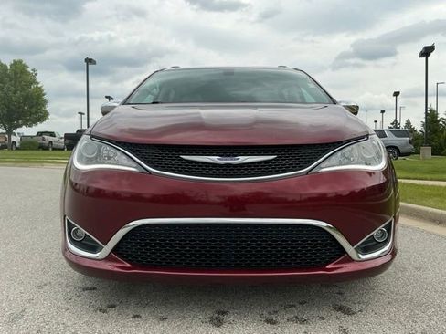 Used 2019 Chrysler Pacifica Limited FWD image 8