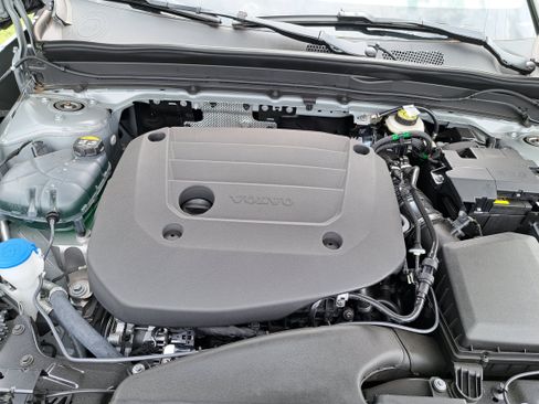 New 2026 Volvo XC40 B5 Plus w/ Protection Package Premier AWD/4WD image 9