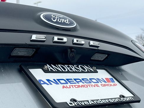 Used 2022 Ford Edge SEL w/ Convenience Package image 14