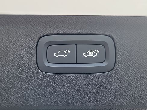 New 2026 Volvo XC90 B6 Plus w/ Protection Package Premier image 14