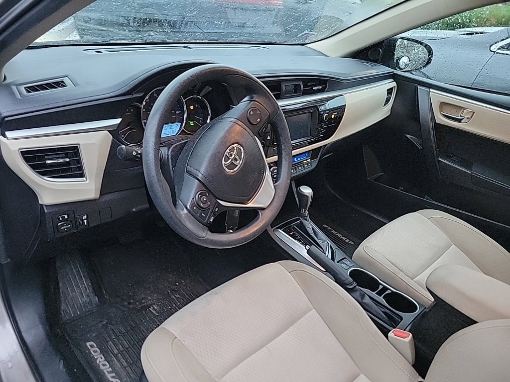 Used 2015 Toyota Corolla LE FWD image 7