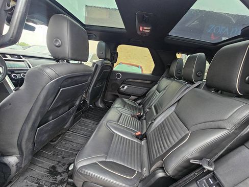 Used 2017 Land Rover Discovery HSE AWD/4WD image 9