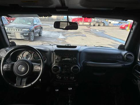 Used 2013 Jeep Wrangler Unlimited Sport image 10