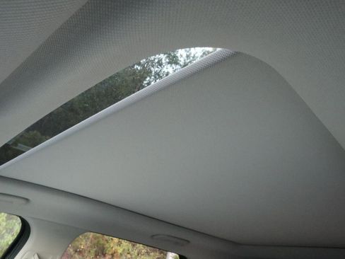 New 2025 Kia Sorento S w/ Panoramic Sunroof Package FWD image 12